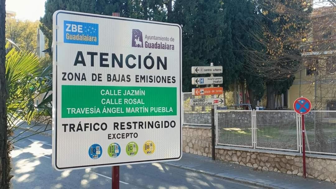 Apartamento Turistico Dct. Creus Guadalajara Esterno foto